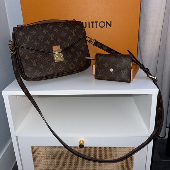 Louis Vuitton Bags Louis Vuitton Crossbody Wallet Pair Lv Pouchette